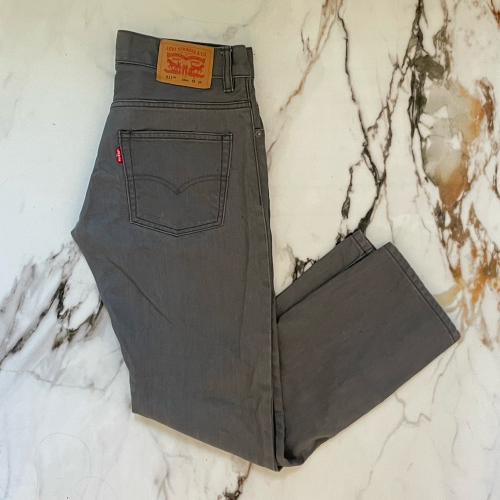 LEVIS GRAY STRAIGHT LEG SLIM DENIM JEANS
